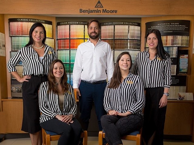 Hunter Douglas Dealer Image
